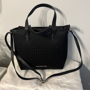 Tommy Hilfiger Black Tote with Geometric Design and Versatile Strap